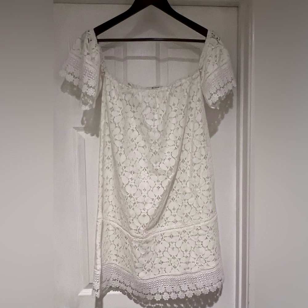 🟡White Lace Off-Shoulder Dress or Cover-up